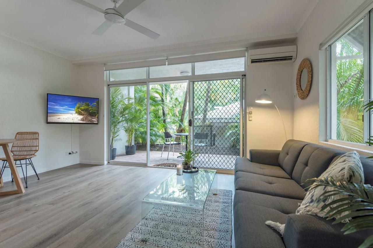 Ocean Palms Apartments Port Douglas Exterior photo
